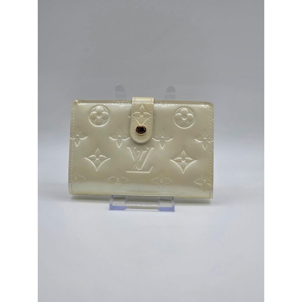 Louis Vuitton Vernis French Purse Wallet Ivory Patent Leather Kisslock Coin LV